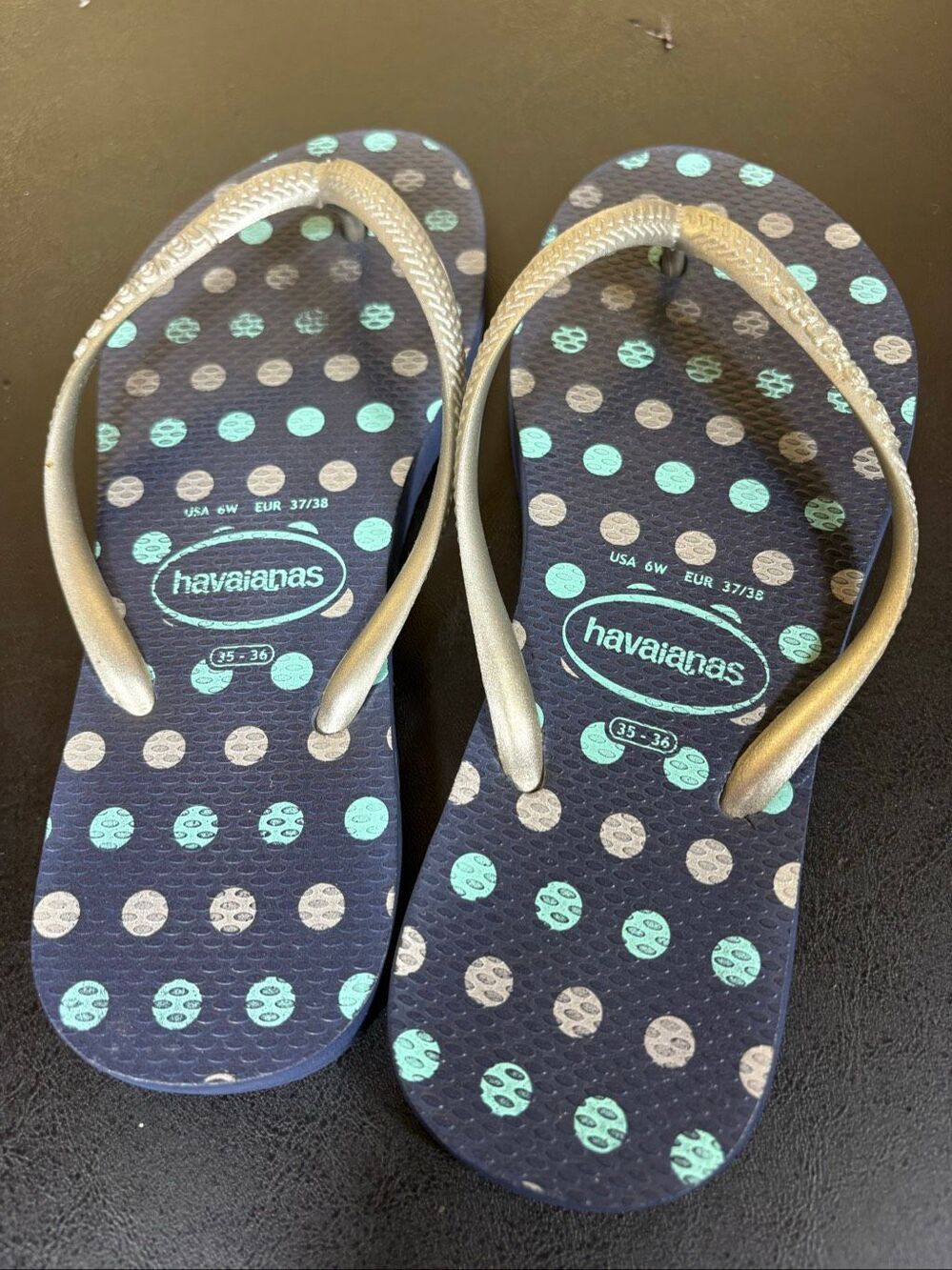 Havaianas sandals size 6